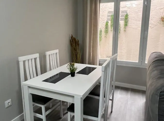 بيت للعطل La Casita Del Castillo كانديليدا